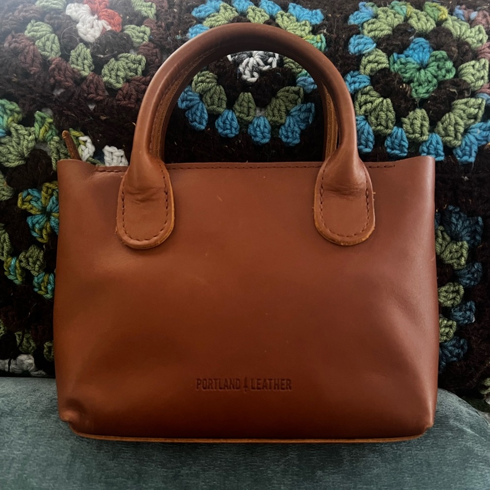 Portland Leather Bag with Strap